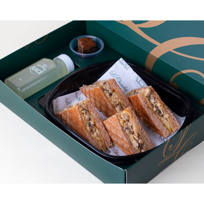 Pulled Chicken Sandwich Meal Box